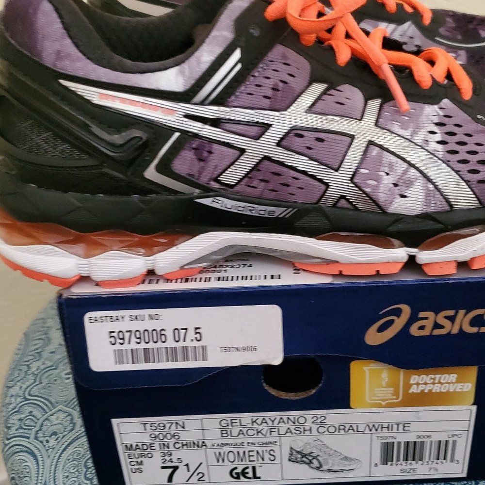 ASICS GEL-KAYANO 22 BLACK/CORAL/WHITE NIB SZ 7.5